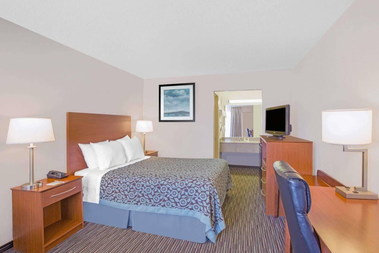 Days Inn By Wyndham Wilmington / University Exterior foto